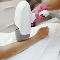 ا‌پراتور لیزر خانم