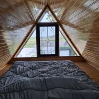 کلبه سویسی جکوزی بزرگ (انزلی)|اجارهٔ کوتاه‌مدت ویلا و باغ|رشت, کوی عرفان|دیوار