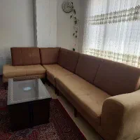 مبل ال ۶ نفره چوبی به همراه میزعسلی و چند فرش