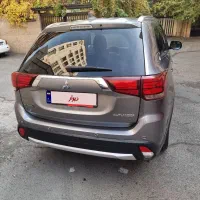 میتسوبیشی اوتلندر ۲۰۱۷ تیپ پنج|خودرو سواری و وانت|تهران, قیطریه|دیوار