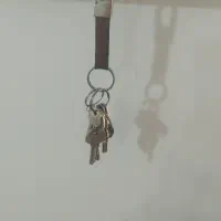 گمشده دسته کلید داخل کیف مشکی