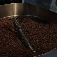 فروش دانه قهوه رست شده به صورت عمده و خرده