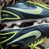 کفش فوتبال و ساق بند نایک