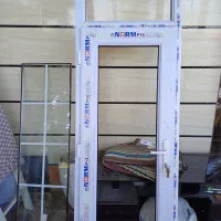 یک عدد در بالکن دو جداره