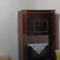 میز تلوزیون و تلوزیون