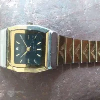 ساعت مچی قدیمی omax