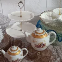 تعدادزیادی ظروف پزیرایی نو۱۰میلیون