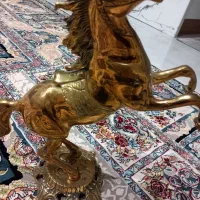 اسب برنجی وشیرینی خوری