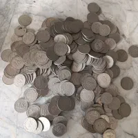 مقداری سکه حدوده دو سه کیلو