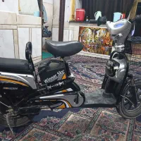 یک عدد اسکوترر شارژیی درحد اک اک