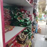 فروشنده در بوفه بیمارستان