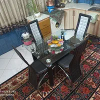 میز غذاخوری شیشه ای