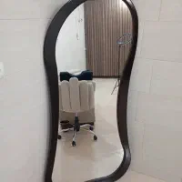 تخت و آیینه قدی|آرایشگاه و سالن‌های زیبایی|قائن, |دیوار
