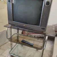 تلویزیون ۲۱ ال جی ب همراه میز