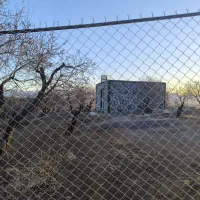 باغ فنس کشی شده سند تک برگ