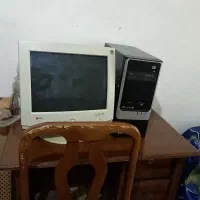 کامپیوتر و میز تحریر