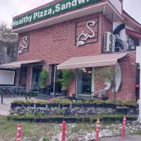 اشپز وسالنکار فست فود