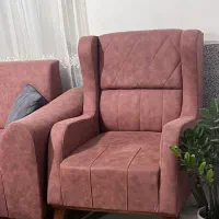 مبل هفت نفره و میز عسلی در حد نو