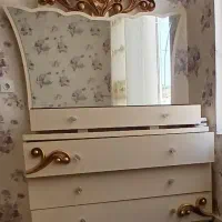 آینه ودراور دارای نور افکن