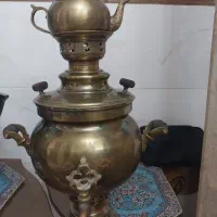 یک سماور زغالی یک سماور  نفتی