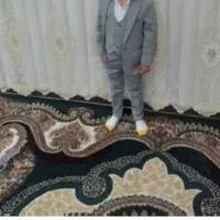 یک دس کت و شلوار و جلیقه به همراه پیراهن سفید|لباس|لالجین, |دیوار