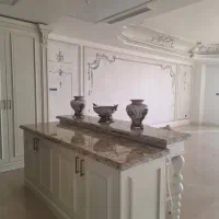 کارگر ماهر تولید روشویی با سرامیک