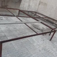 تخت اهنی