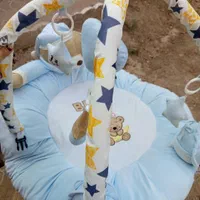 تشک بازی به همراه آویز تخت کودک