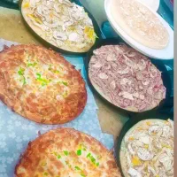 به یک پیتزا زن فست فود نیازمندیم