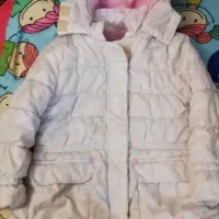 کاپشن مارک دفاکتو و لباس دخترانه
