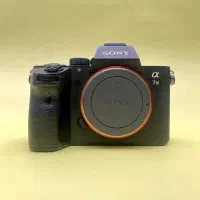 دوربین سونی آلفا ۳ به همراه لنز ۲۴-۷۰ زایس