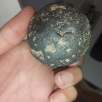 سنگ با جذب آهن ربا بالا