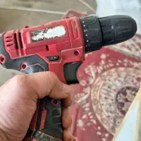 یک عدد گوشی a۷۰سامسونگ. و یک عدد دریل شارژی