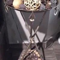 کنار سالنی دو طبقه