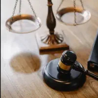 وکیل و مشاوره حقوقی