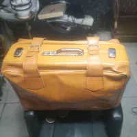 چمدون قدیمی کلکسیونی چرم زیبا