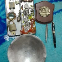 تعدادی لوازم کلکسیونی قدیمی کمیاب عطیقه