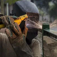 جوشکاری سیار ،کلیه امورات جوشکاری  و آهنگری