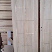 تعداد 3 لنگه درب با چارچوب و روکوب به فروش میرسد