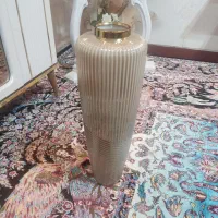 گلدان کنار سالنی