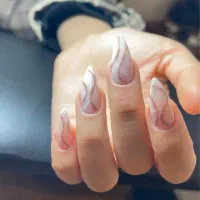 خدمات کاشت ناخن و کراتین ناخن