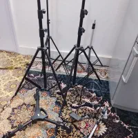 پایه دوربین و دو عدد پروژکتور