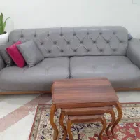 مبل در حد نو و میز ناهار خوری