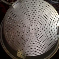 لوستر قدیمی سینی چوبی آبکش آشپالون روحی قدیمی|کلکسیون اشیاء عتیقه|شاهین‌شهر, شهرک ردانی پور|دیوار