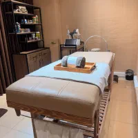 تخت اسکالپ میز ناخن تخت مژه پدیکور ترولی ایینه و .