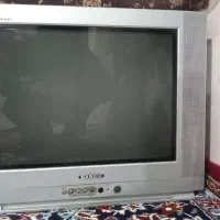 دو عدد تلویزیون