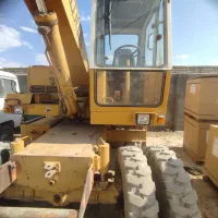 بیل مکانیکی چرخ لاستیکی لیبهر ۹۰۰ کم کار