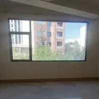 پنجرهای قدی/2 پارکینگ/دسترسی حقانی /غرق نور واقعی