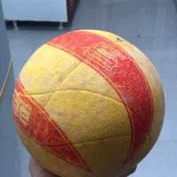 توپ والیبال و توپ فوتبال