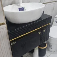 دو عدد روشویی و کابینت کاملا سالم
